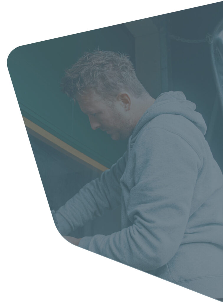 Man brengt een innovatieve coating aan.