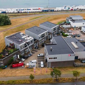 Plat dak wit maken met witte dakbedekking